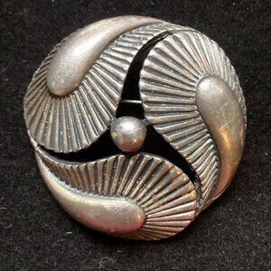 Bold vintage brooch, probably unsigned Boucher